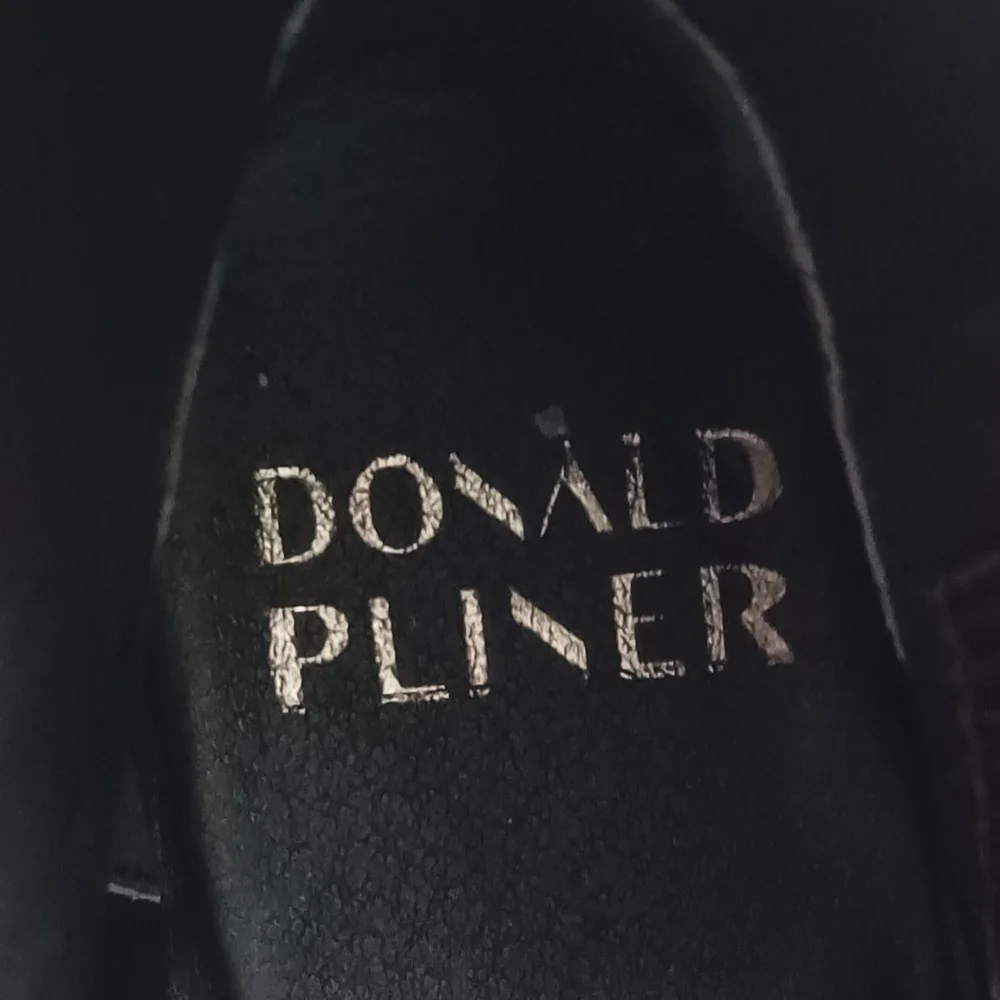Donald Pilner Suede Booties!